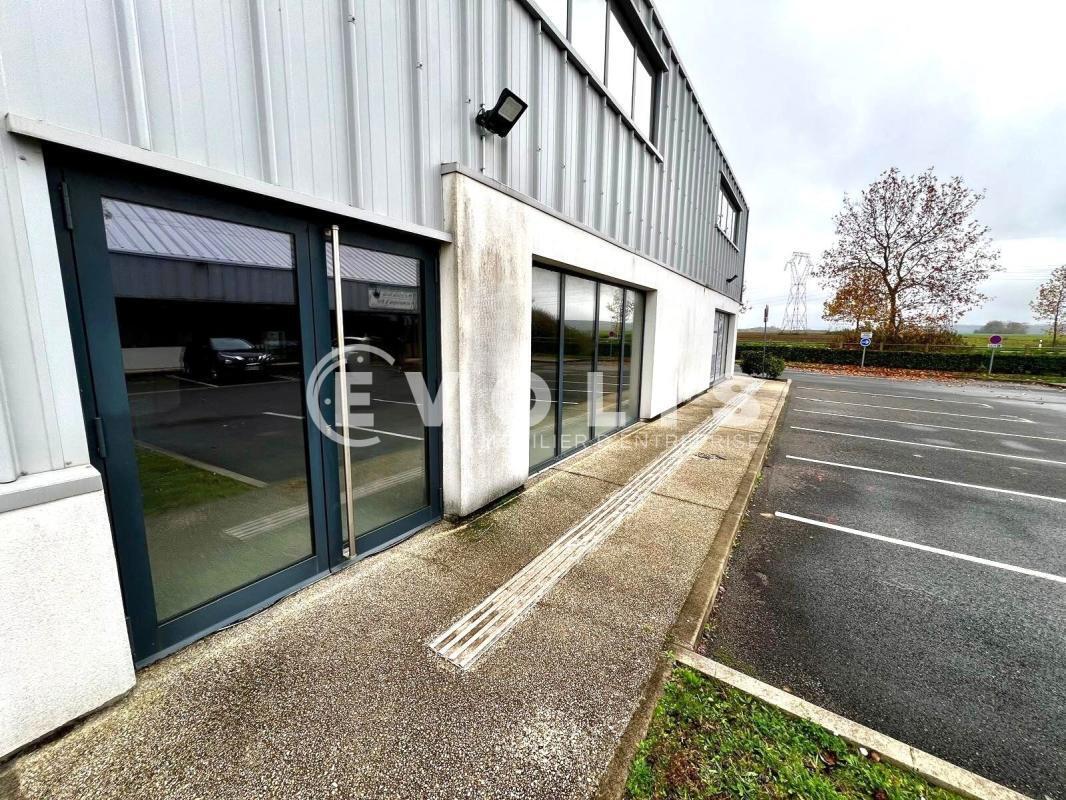 Retail in Fontenay-le-Vicomte for sale Building Photo- Image 1 of 6