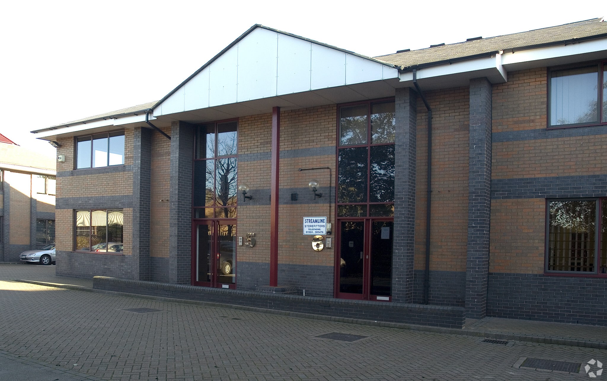 Monckton Rd, Wakefield to rent Primary Photo- Image 1 of 4