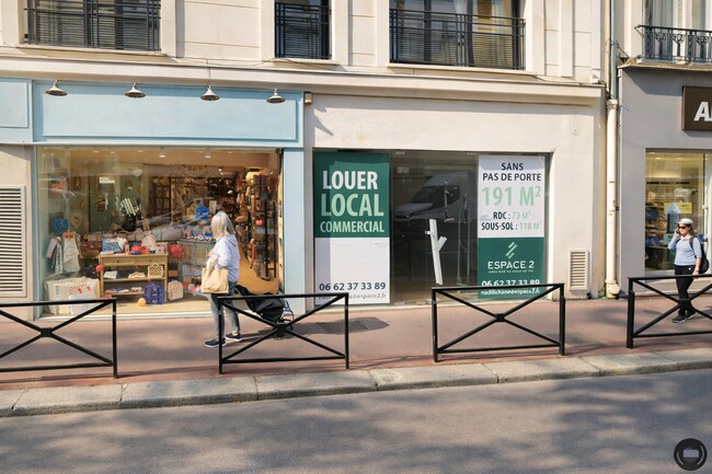 Location Commerce 165 m²