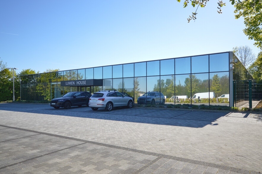 Rockingham Dr, Milton Keynes to rent - Building Photo - Image 2 of 8