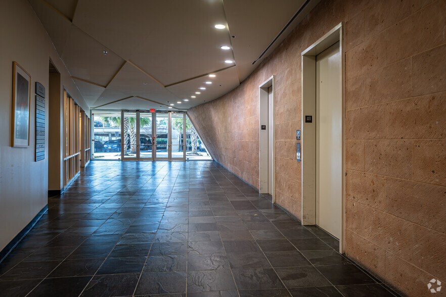 10740 N Gessner Dr, Houston, TX for rent - Lobby - Image 3 of 3