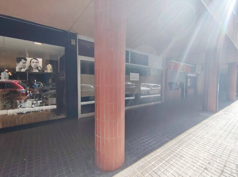 Retail in Sabadell, Barcelona to rent - Building Photo - Image 3 of 3