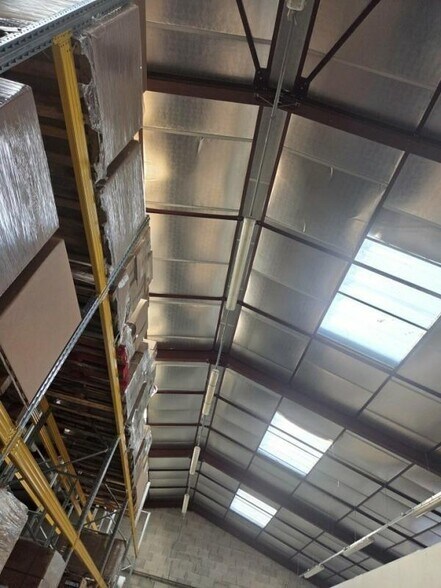 Industrial in Craponne to rent - Building Photo - Image 3 of 8