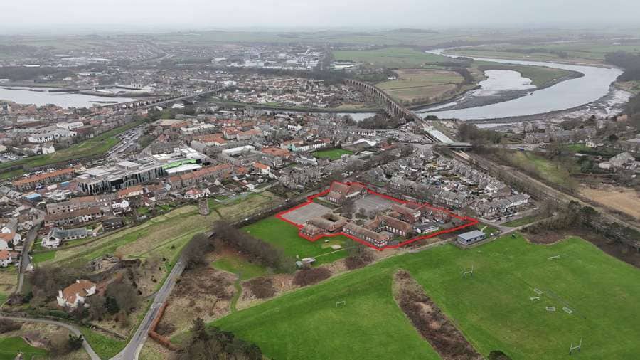 2 Lovaine Ter, Berwick Upon Tweed for sale - Building Photo - Image 1 of 3
