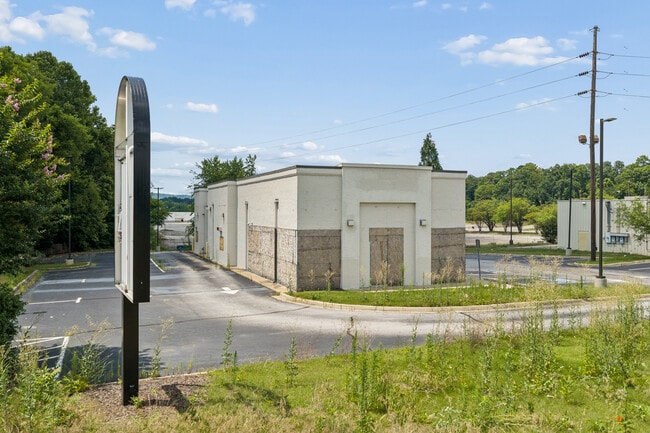 More details for 710 9th Ave N, Bessemer, AL - Retail for Auction