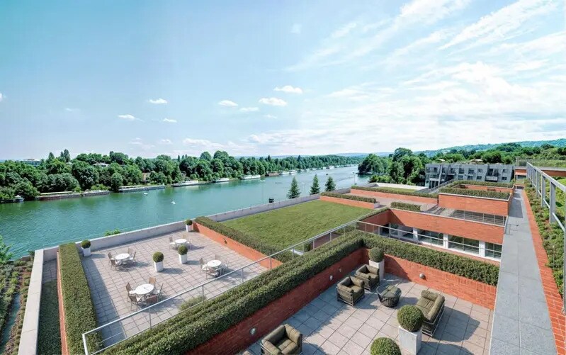 2 Allée De Longchamp, Suresnes to rent - Building Photo - Image 1 of 20