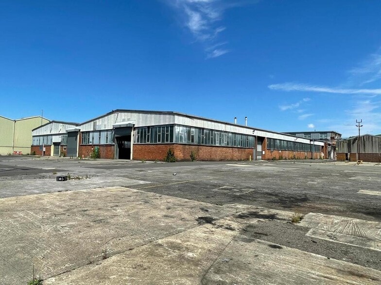 Bath Rd, Melksham to rent - Building Photo - Image 2 of 8