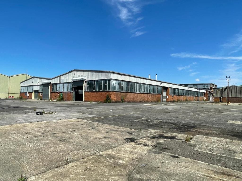 Bath Rd, Melksham to rent Building Photo- Image 1 of 7