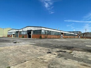 Bath Rd, Melksham to rent Building Photo- Image 1 of 7