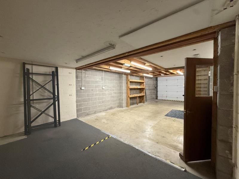 Corbin Way, Bradpole to rent Interior Photo- Image 1 of 7