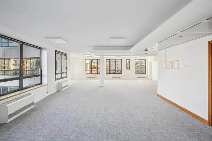 Office in Levallois-Perret to rent - Interior Photo - Image 3 of 14