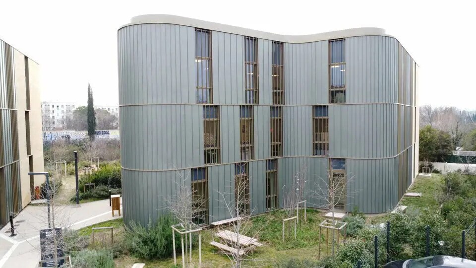 Office in Aix-en-Provence to rent - Building Photo - Image 1 of 14