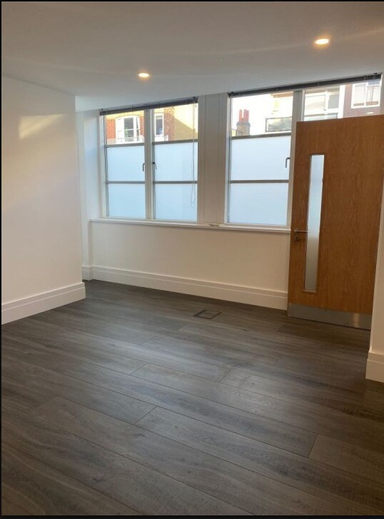 40-40A Peterborough Rd, London to rent Interior Photo- Image 1 of 4