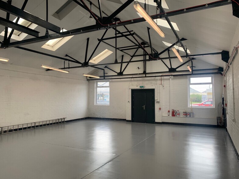 19-31 Lister Rd, Glasgow to rent - Building Photo - Image 3 of 12