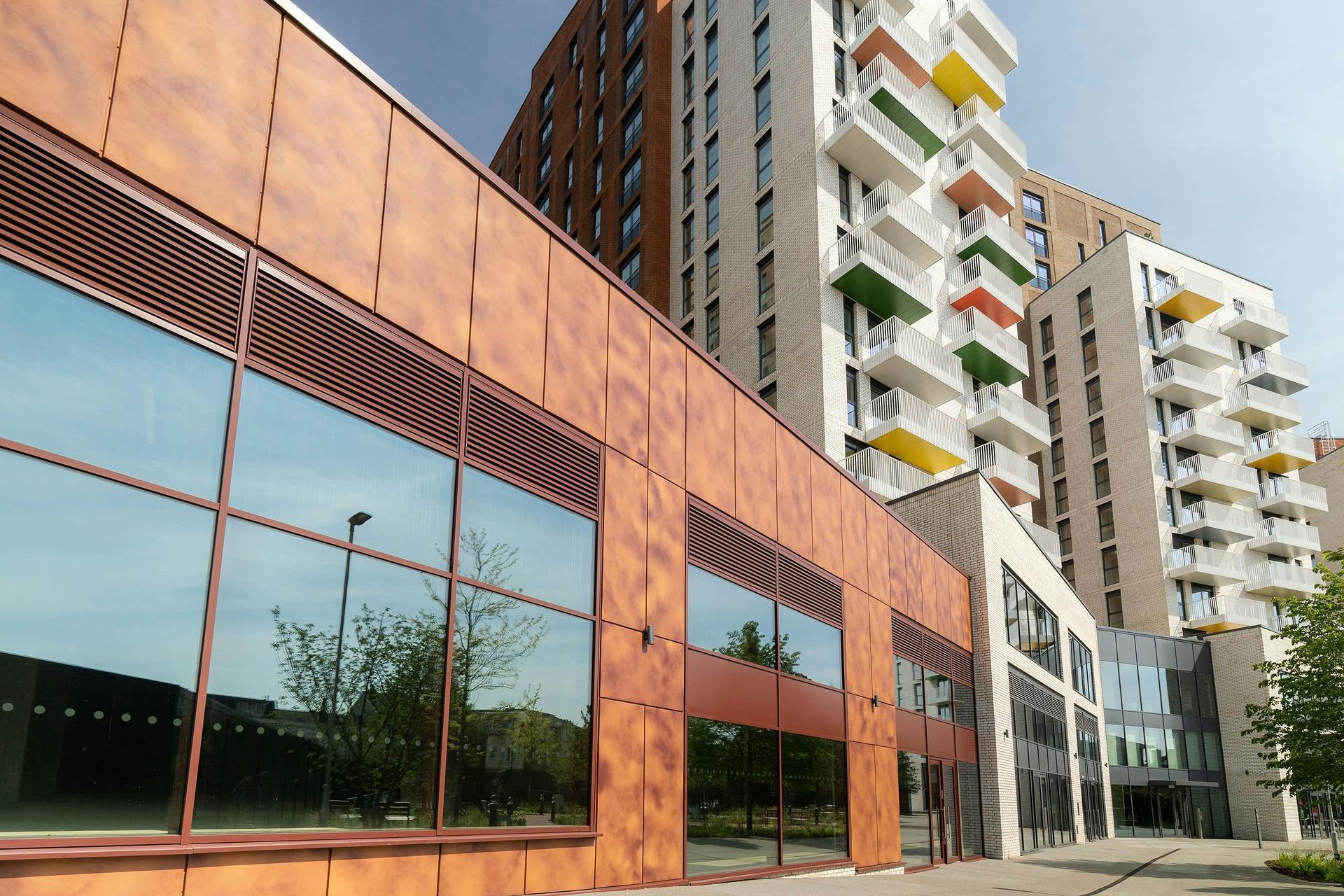 Queen St, Maidenhead to rent Building Photo- Image 1 of 8