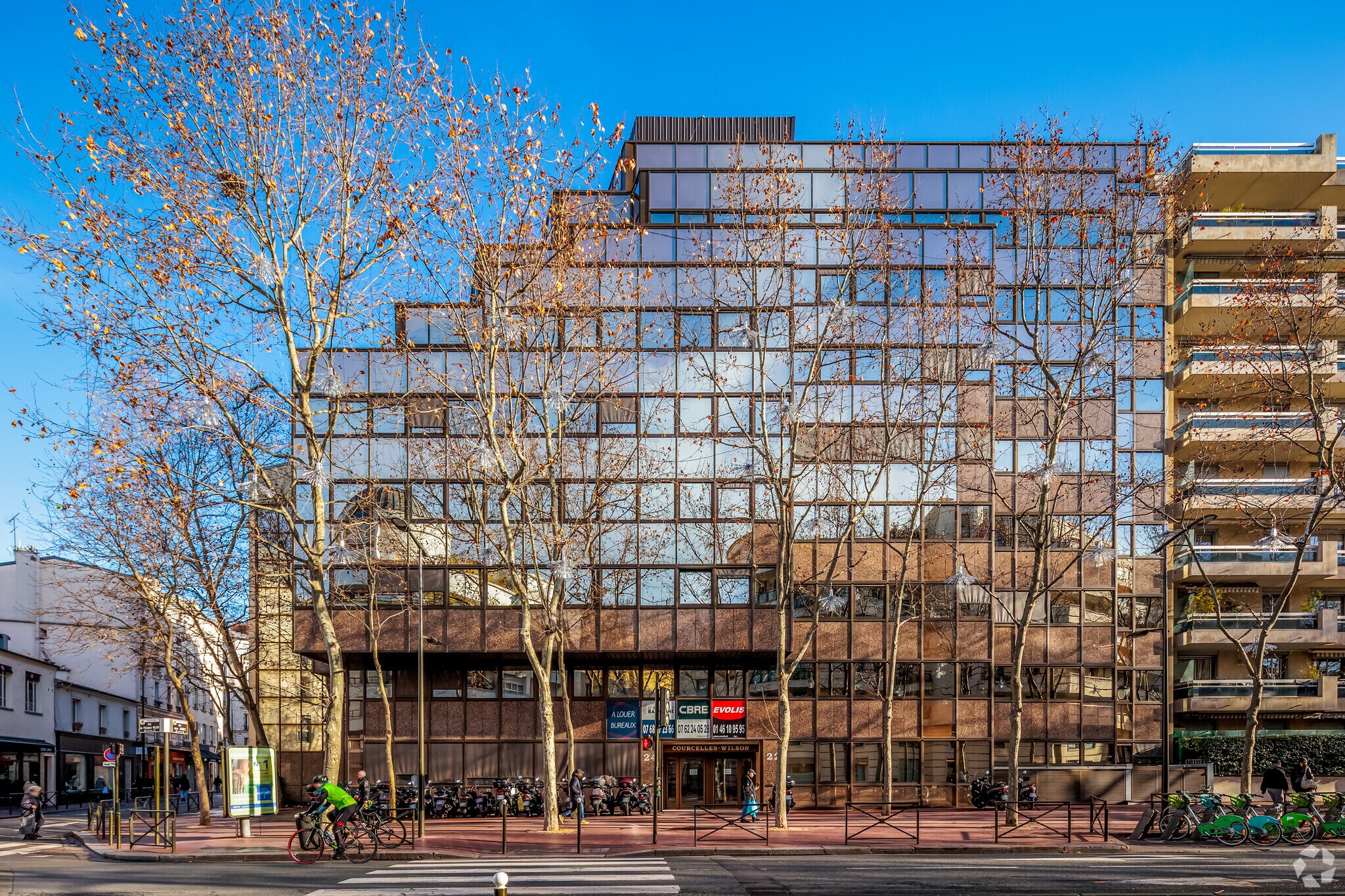 22 Rue Du President Wilson, Levallois-Perret to rent Primary Photo- Image 1 of 3