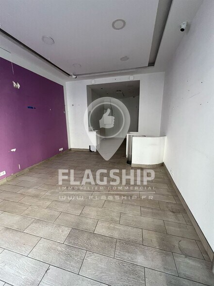 Retail in Paris to rent - Interior Photo - Image 3 of 7