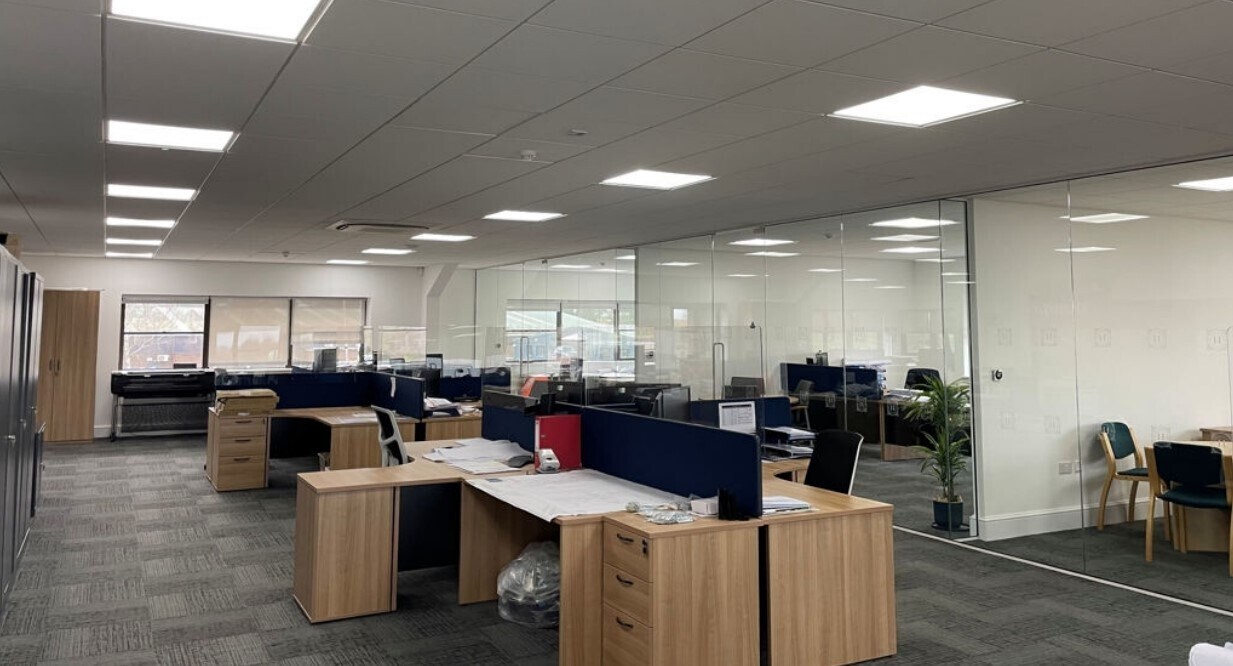 Little Money Rd, Loddon to rent Interior Photo- Image 1 of 2