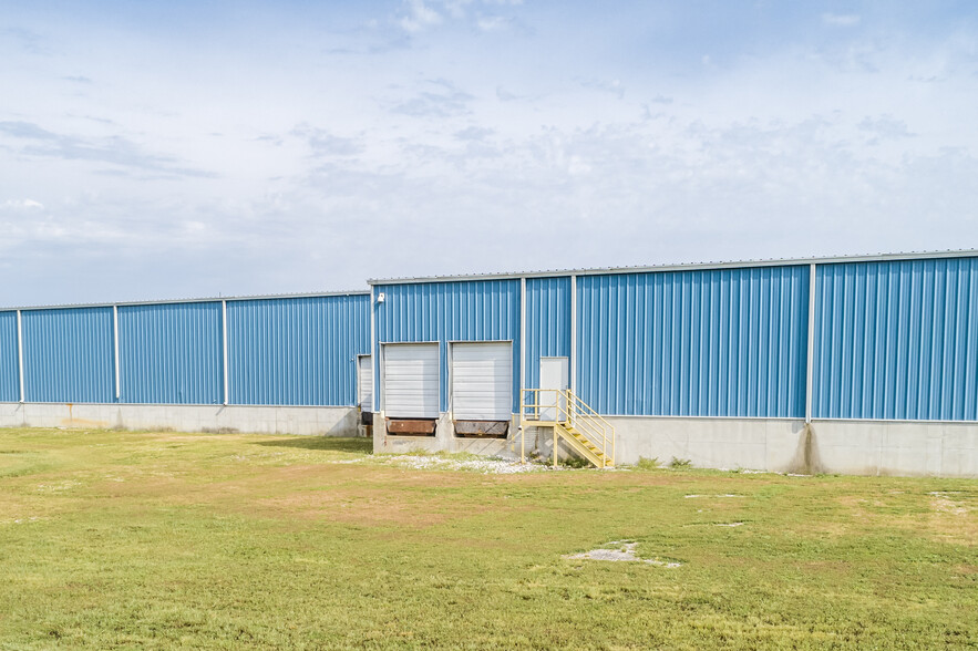 1301 Industrial Park Rd, Mountain Grove, MO for sale - Building Photo - Image 3 of 14