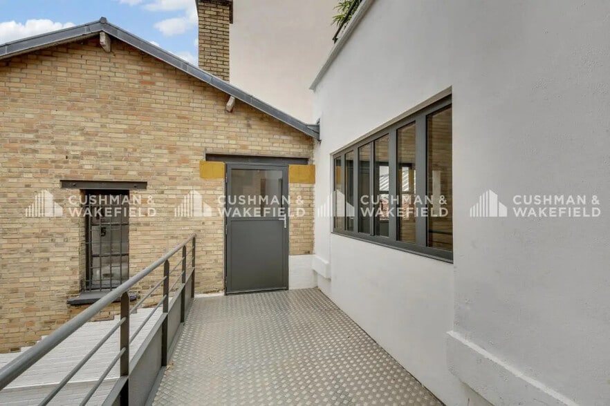 Office in Montrouge to rent - Building Photo - Image 3 of 14