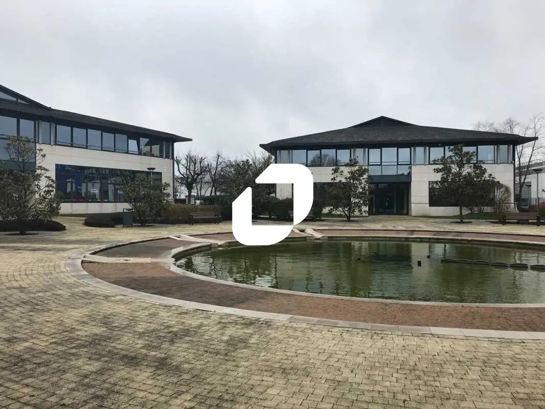 10 Route Nationale, Trappes to rent Building Photo- Image 1 of 5