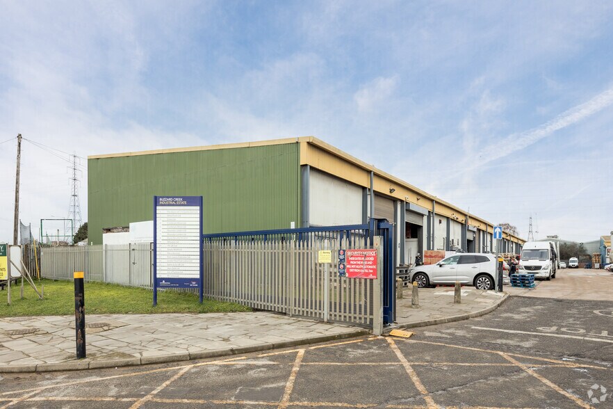 123 River Rd, Barking for sale - Primary Photo - Image 1 of 1