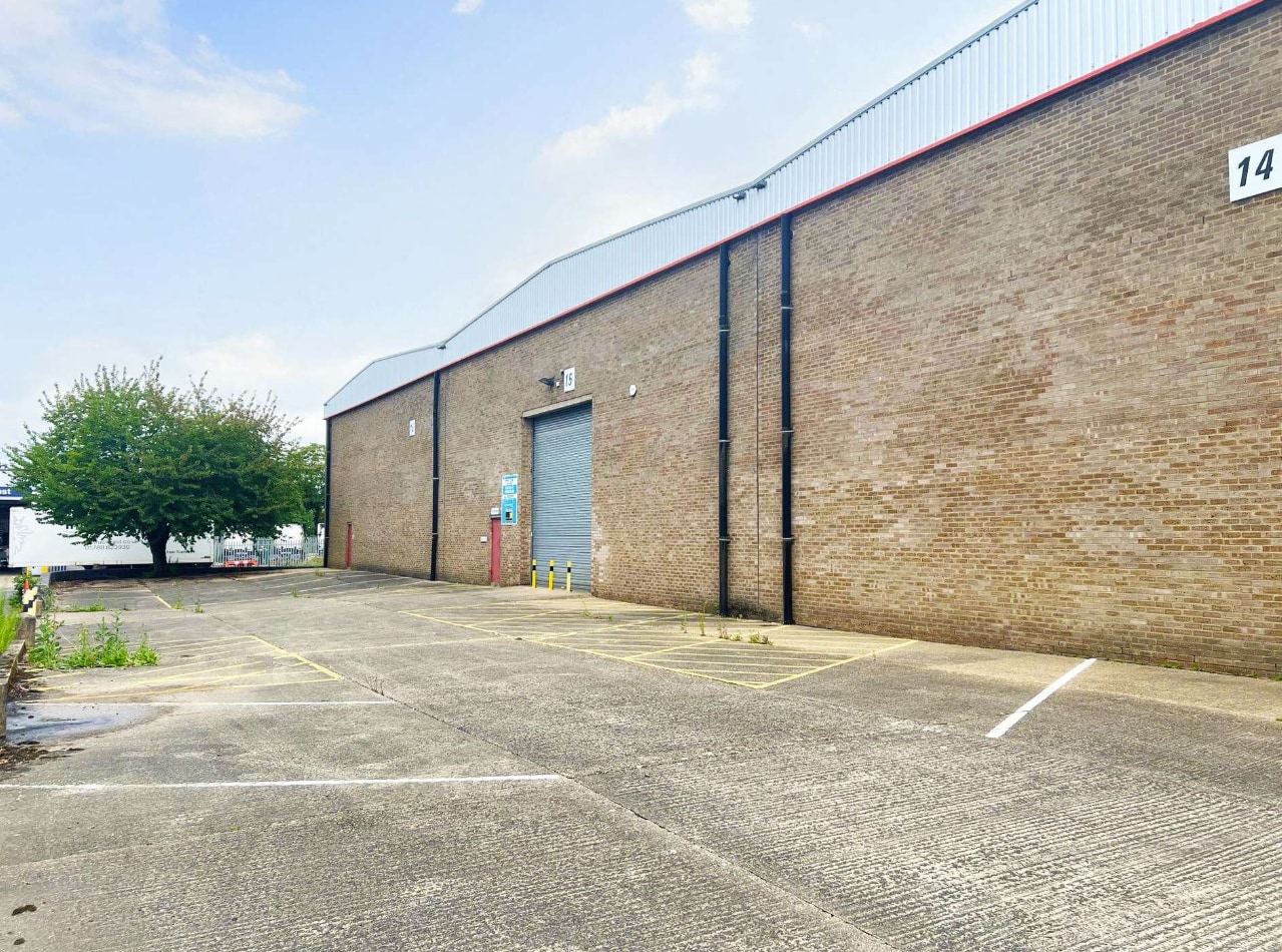 Eldon Way, Crick to rent Building Photo- Image 1 of 4