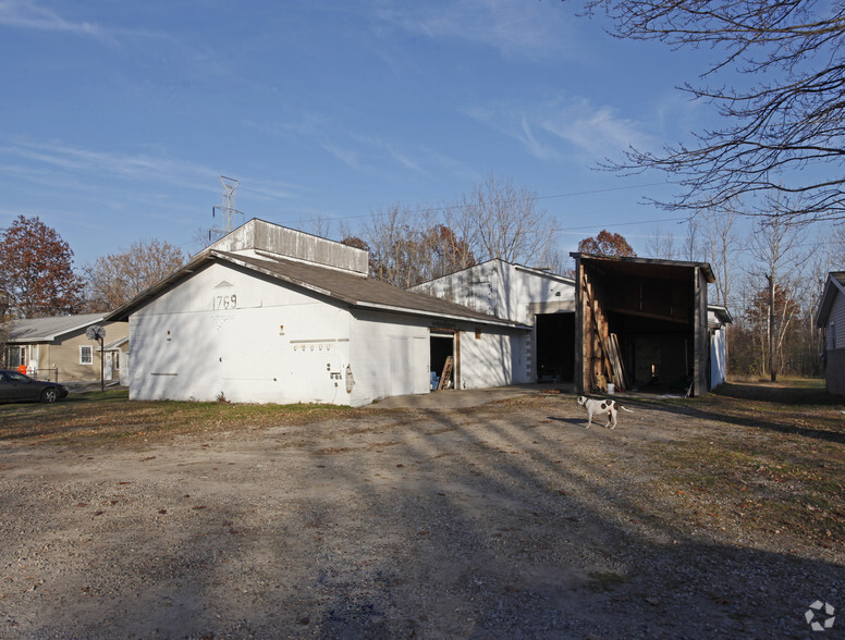 1769-1781 Cadillac Ave, Ypsilanti, MI for sale - Building Photo - Image 2 of 11