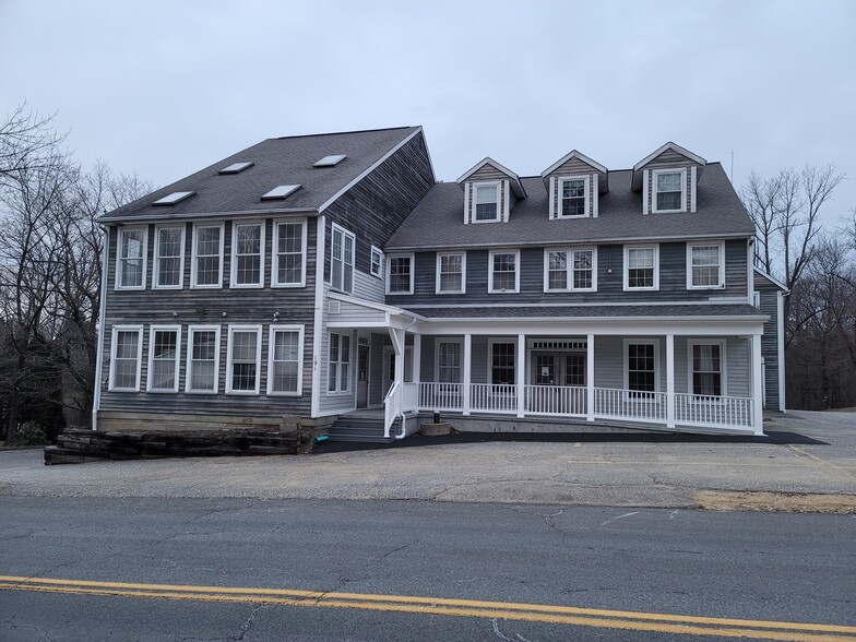 191 City Depot Rd, Charlton, MA for rent - Building Photo - Image 1 of 9