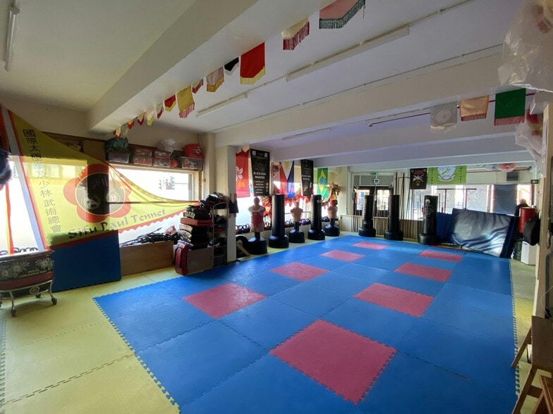 892-898 Shields Rd, Newcastle Upon Tyne to rent - Building Photo - Image 2 of 5