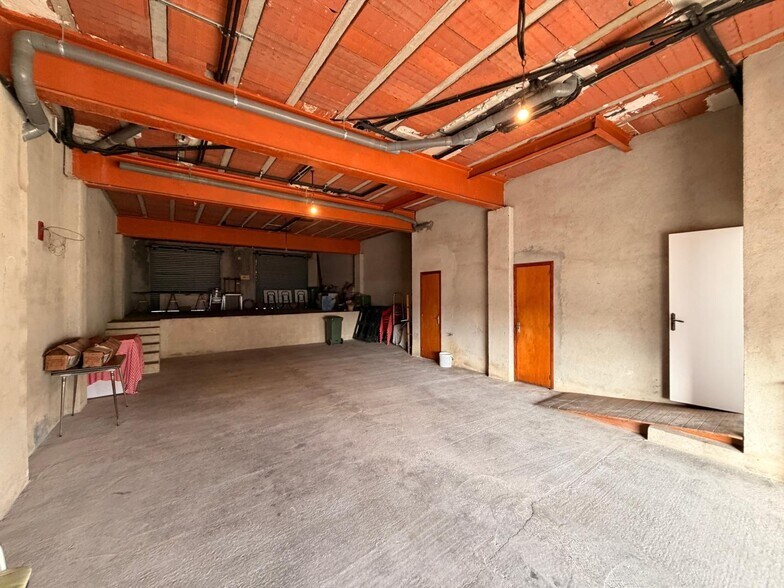 Retail in Pineda de Mar, Barcelona to rent - Building Photo - Image 2 of 2