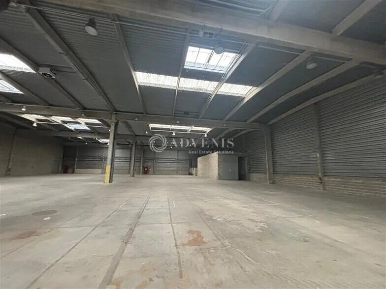 Industrial in Sucy-en-Brie to rent - Building Photo - Image 3 of 8