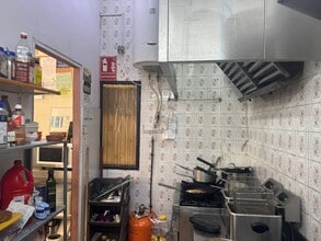 Retail in Madrid, Madrid to rent Interior Photo- Image 2 of 9