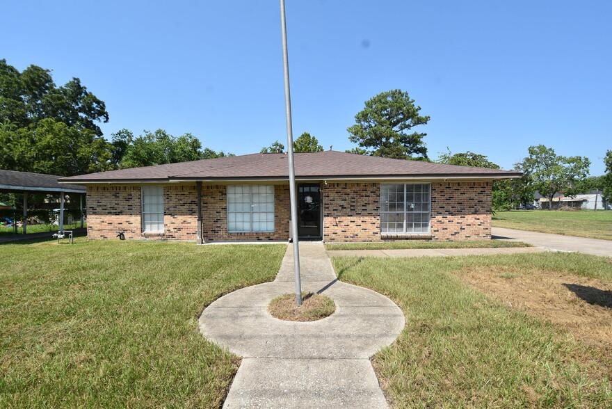 736 Wilson Rd, Humble, TX for rent - Building Photo - Image 1 of 26