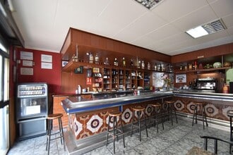 Retail in Vilanova i la Geltrú, Barcelona to rent Interior Photo- Image 2 of 5