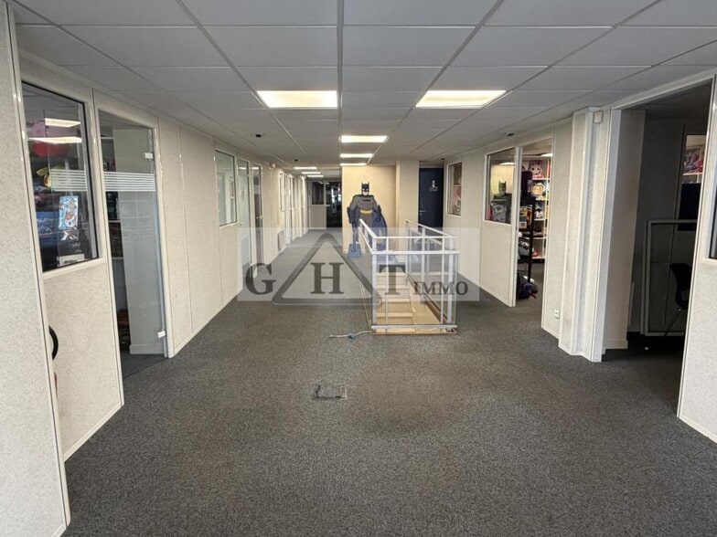 Office in Saint Maur Des Fosses for sale - Interior Photo - Image 2 of 7