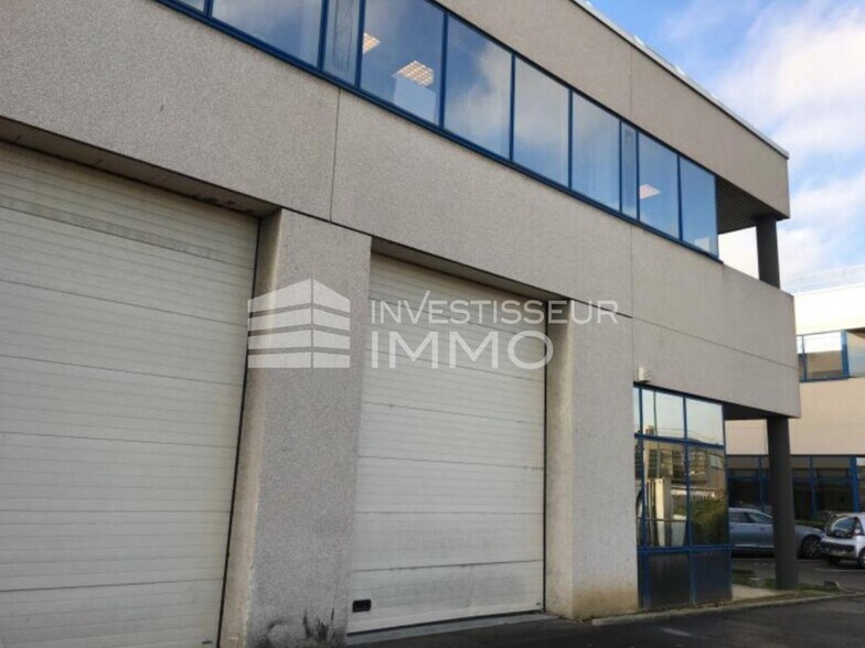 Light Industrial in Gennevilliers to rent - Building Photo - Image 3 of 4