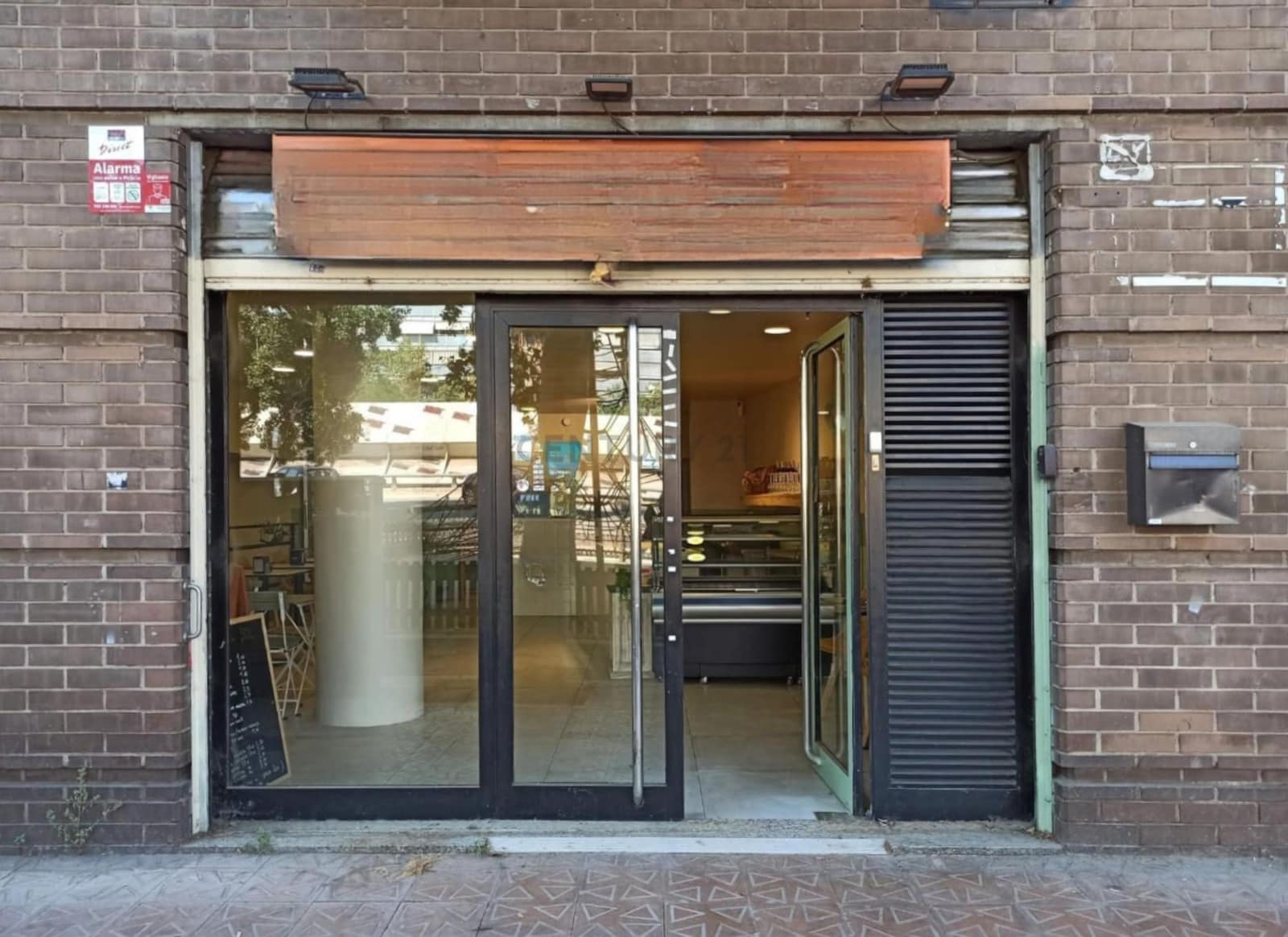 Retail in Barcelona, Barcelona to rent Interior Photo- Image 1 of 12