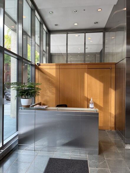 1320 19th St NW, Washington, DC to rent - Building Photo - Image 2 of 8