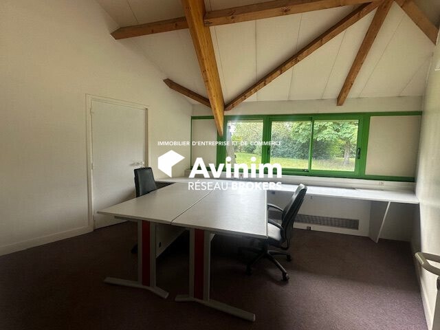 Office in SAINT-OUEN-L'AUMONE to rent - Interior Photo - Image 2 of 9