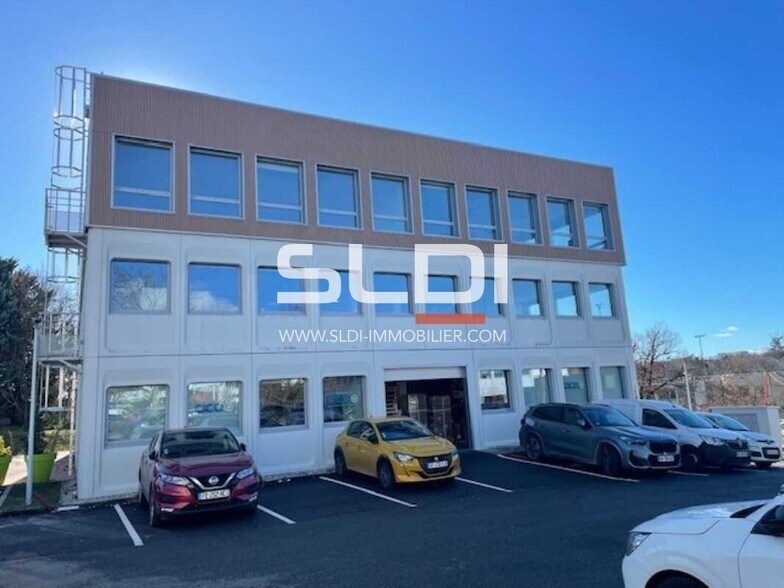 3 Chemin Du Jubin, Dardilly to rent - Building Photo - Image 2 of 10