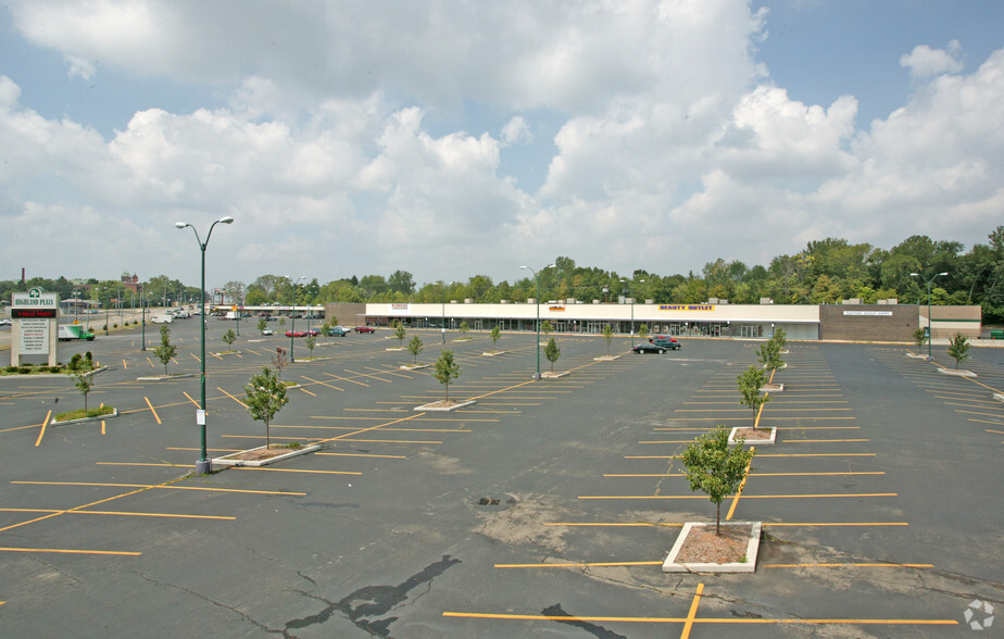 4604-4642 Salem Ave, Trotwood, OH for sale - Building Photo - Image 1 of 1