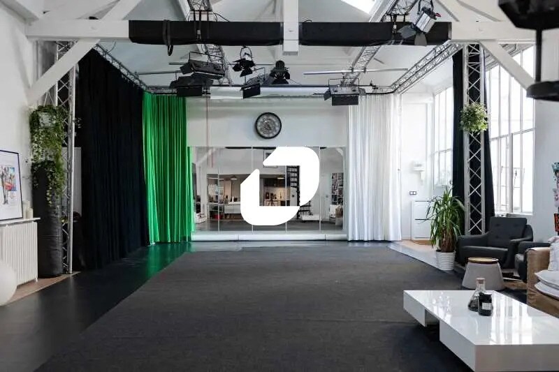 Light Industrial in Ivry-sur-Seine to rent Building Photo- Image 1 of 9