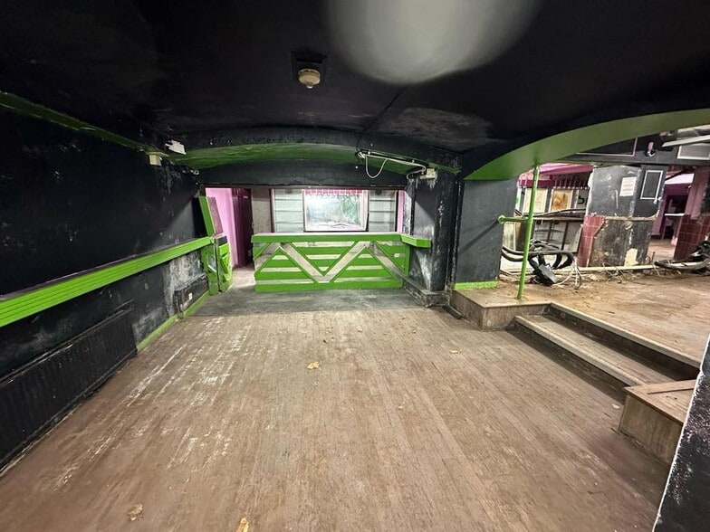 113-115 Seaside Rd, Eastbourne to rent - Interior Photo - Image 3 of 25