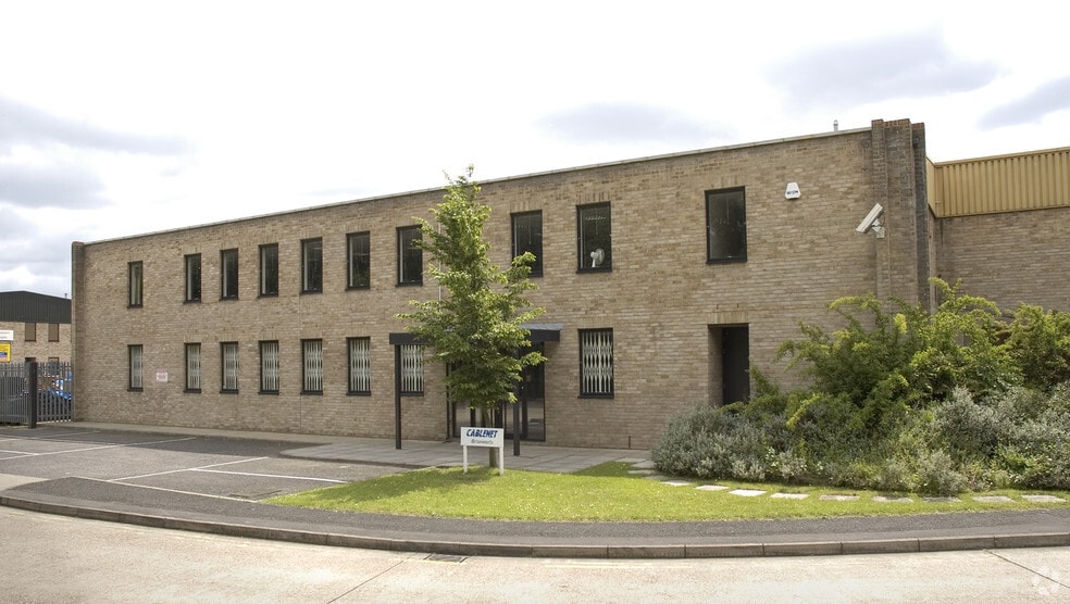 Albany Park, Camberley to rent - Primary Photo - Image 1 of 1