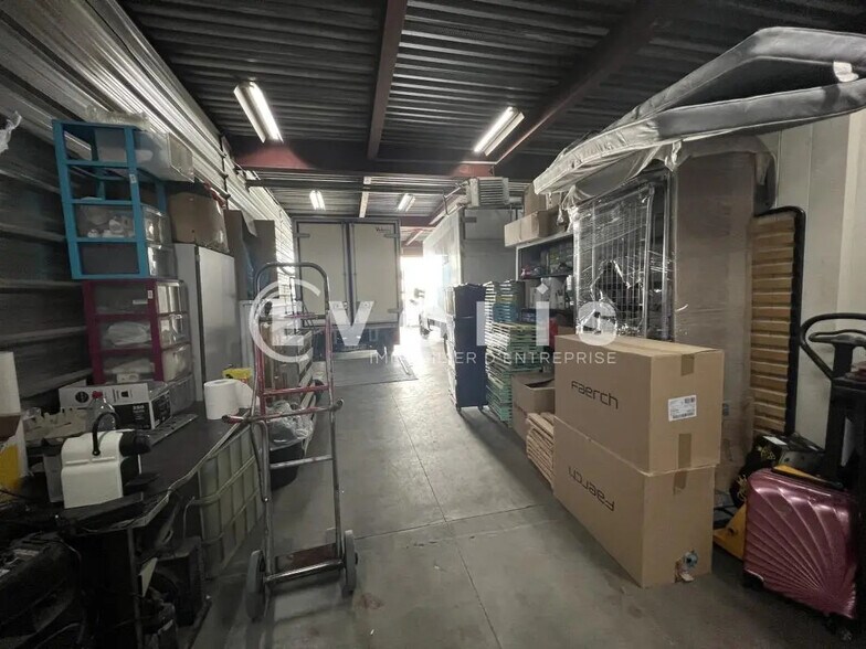 Light Industrial in Chennevières-sur-Marne to rent - Interior Photo - Image 1 of 4