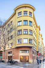 Residential in Barcelona, BAR for sale Primary Photo- Image 1 of 2