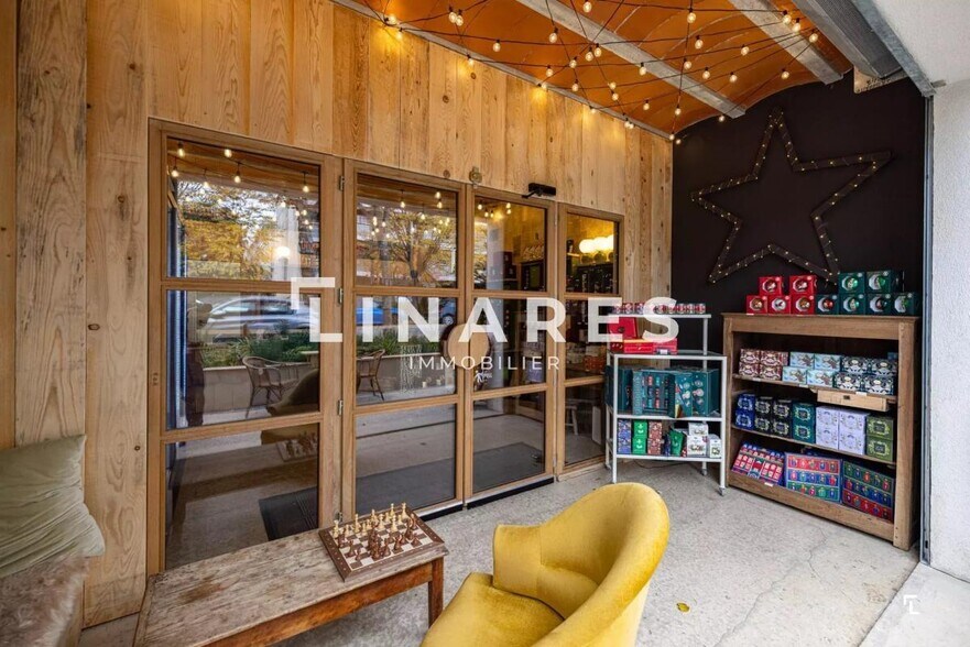 Retail in Marseille to rent - Interior Photo - Image 3 of 3