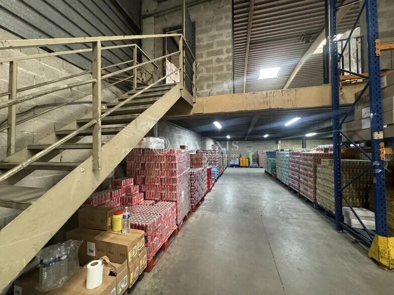 Light Industrial in Sarcelles for sale - Interior Photo - Image 2 of 7