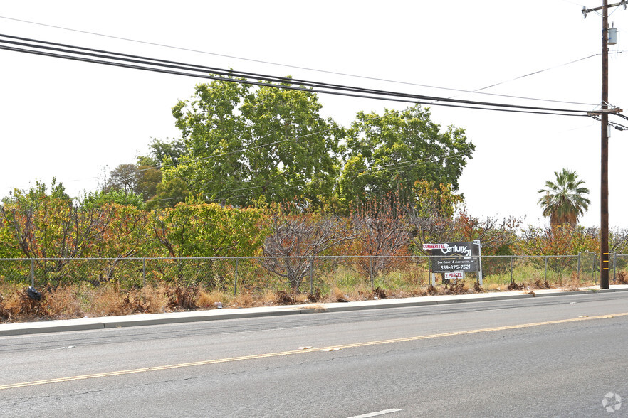 41048 Road 128, Orosi, CA for sale - Primary Photo - Image 1 of 1